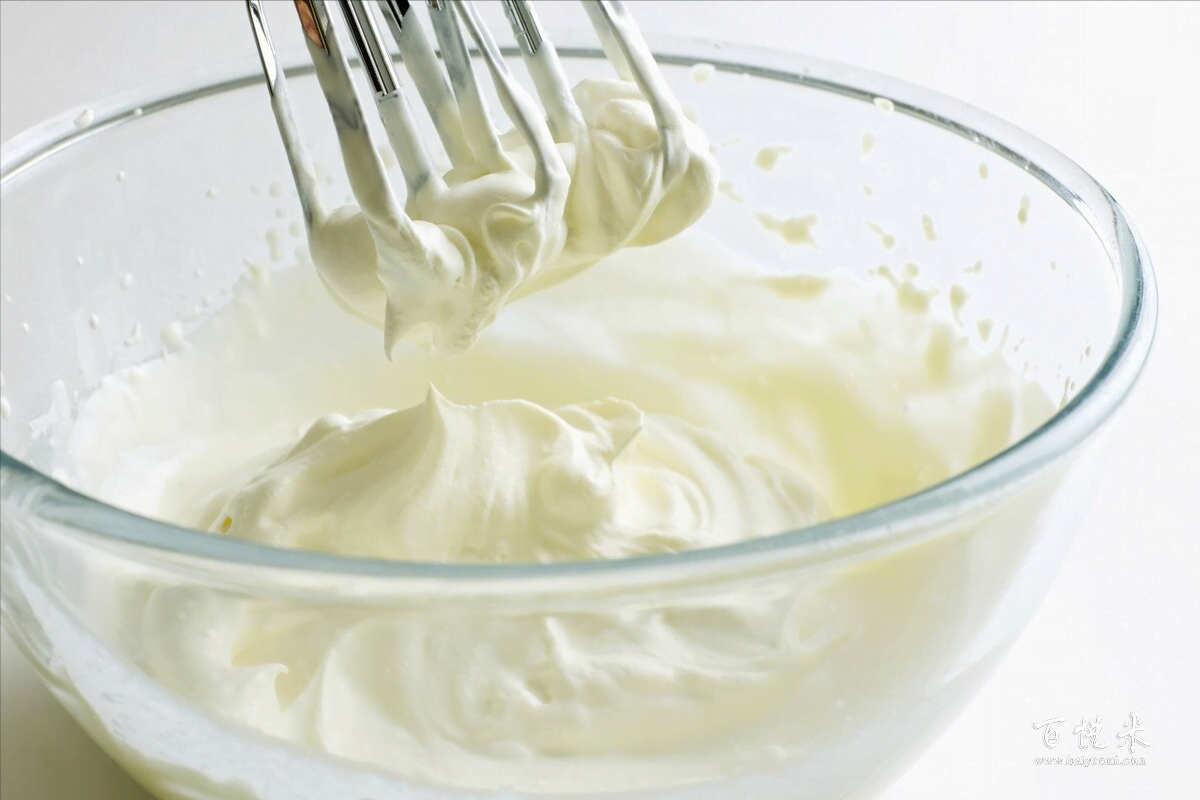 想吃冰淇淋，不如自己在家做，奶香十足，一次吃個(gè)夠